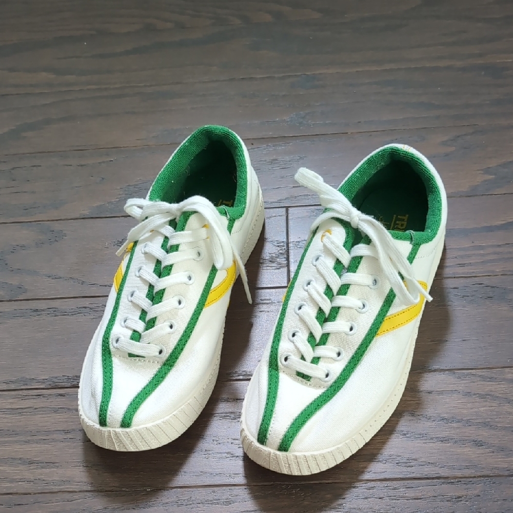 Tretorn 7 1/2 Green And Yellow Accent Canvas Sneakers